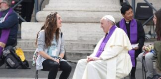 ĐTC nói với Giới Trẻ: Làm ơn đừng bán tuổi trẻ của các con cho những kẻ buôn bán sự chết!